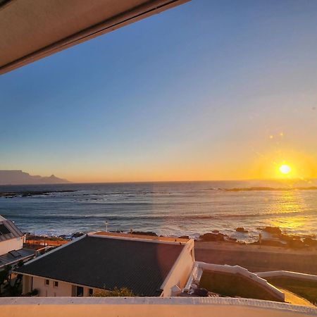 The Blue Peter Hotel Bloubergstrand Exterior foto